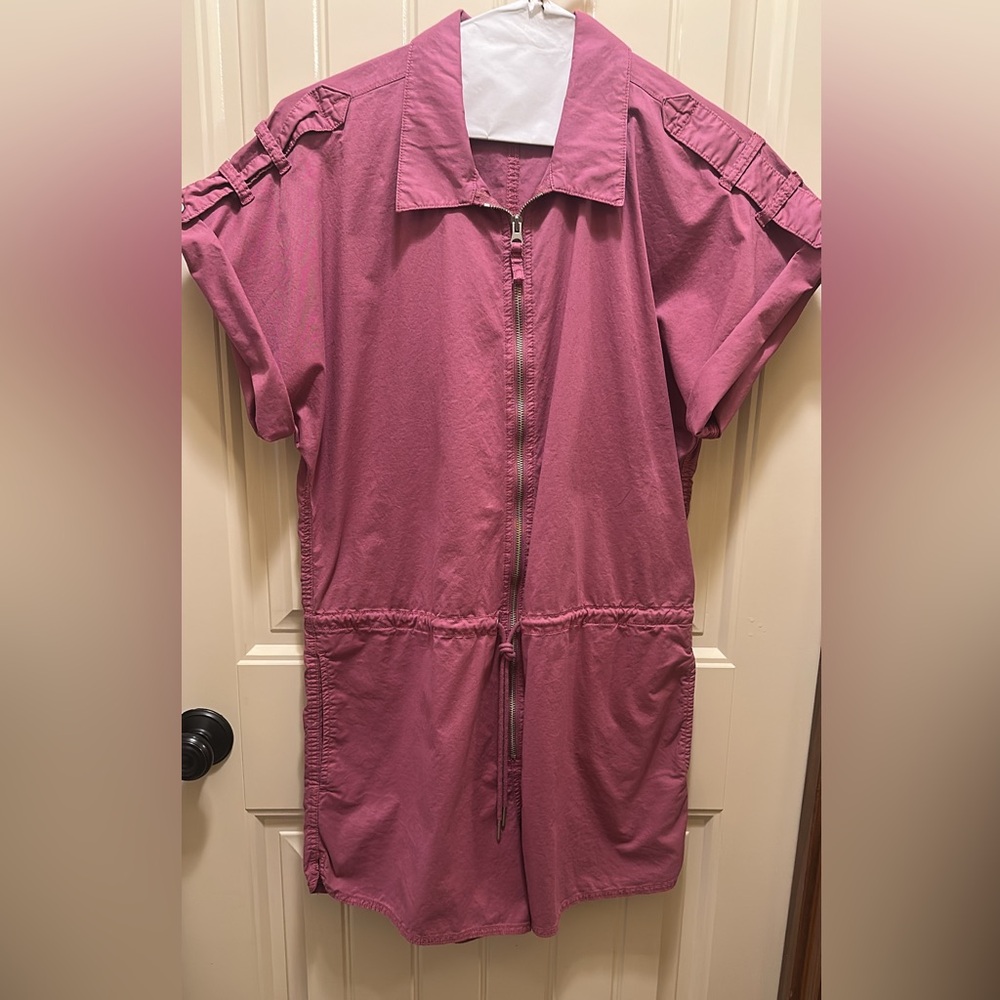 Pistola romper size Large. Like new